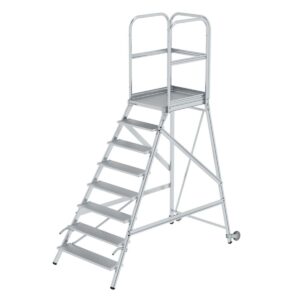 Günzburger Steigtechnik Podesttreppe einseitig begehbar mit Rollen und Griffen Aluminium geriffelt 8 Stufen