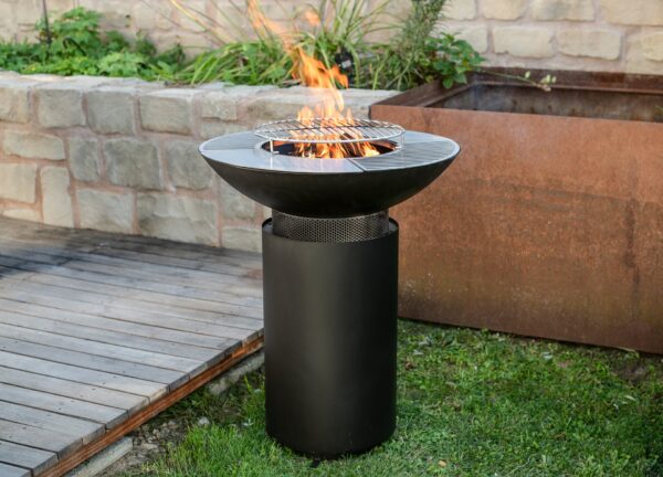 Grill, Plancha und Feuerplatte schwarz