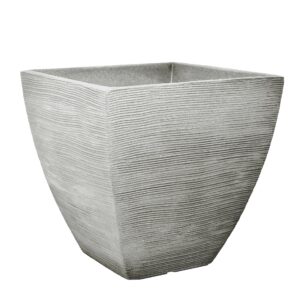 Topf mit Rillenoptik