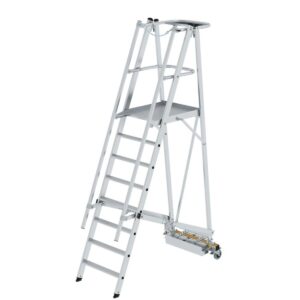 Günzburger Steigtechnik Plattformleiter klappbar mit schmalem Fahrwerk 8 Stufen
