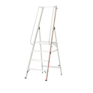 Hymer Plattformleiter mit langem Handlauf 4