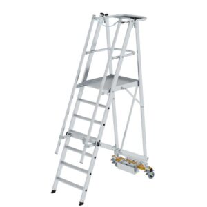 Günzburger Steigtechnik Plattformleiter klappbar mit schmalem Fahrwerk 7 Stufen